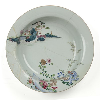 Lot 83 - An 18th century Chinese famille verte dish