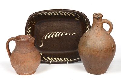 Lot 621 - Three items of pottery