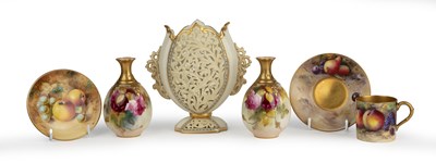 Lot 196 - Five pieces of Royal Worcester porcelain