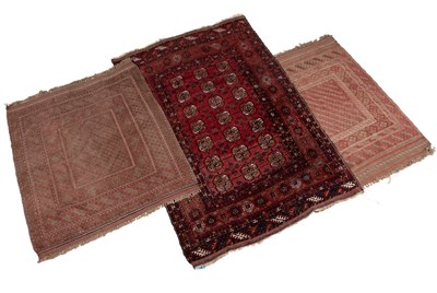 Lot 1327 - A collection of three rugs