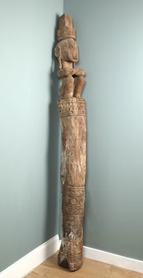 Lot 1386 - A carved wooden garden ornament in the form of a totem pole