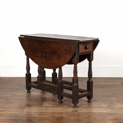 Lot 82 - Oak small drop leaf gateleg table 18th Century,...