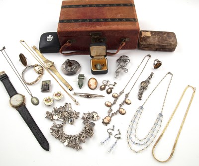 Lot 229 - Collection of gold and costume jewellery...