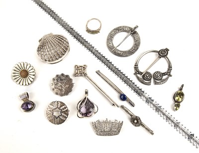 Lot Collection of various silver to include a...