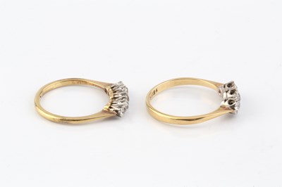 Lot 238 - A diamond five stone ring, the graduated...