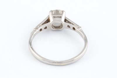 Lot 262 - A diamond single stone ring, the old...