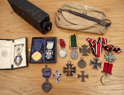 Lot 344 - Collection of various militaria to include:...