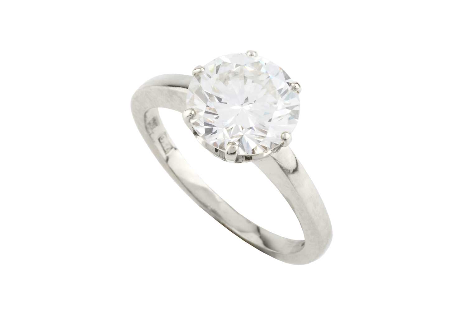 Lot 192 - A diamond single stone ring, the round...