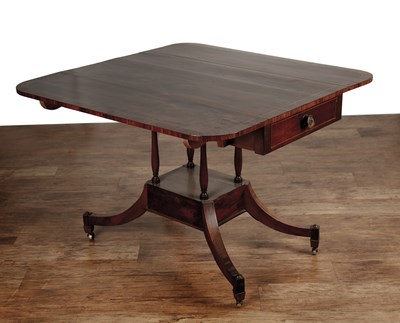 Lot 3 - Figured mahogany supper table 19th Century,...