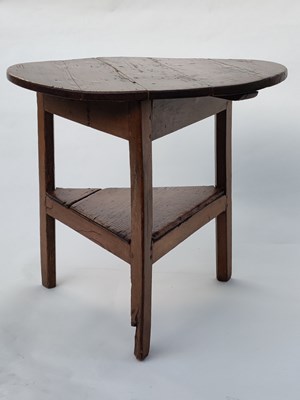 Lot 370 - A pine-topped cricket table