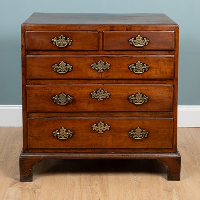 Lot 351 - A George III mahogany caddy-top chest of drawers