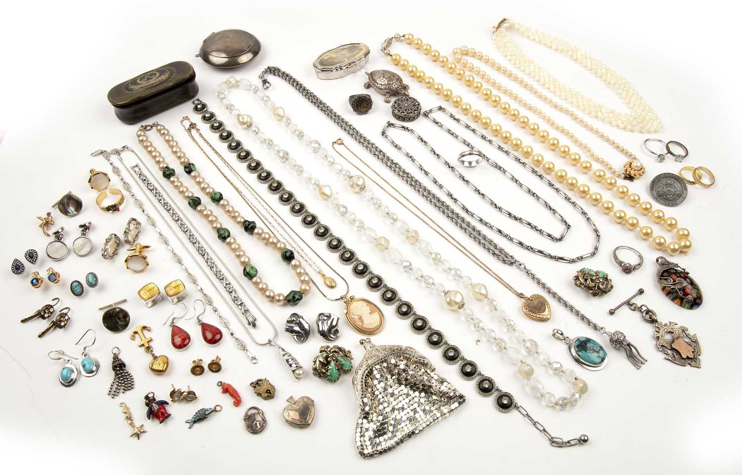 Lot 257 - Collection of various jewellery to include a...