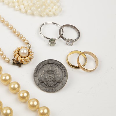Lot 257 - Collection of various jewellery to include a...