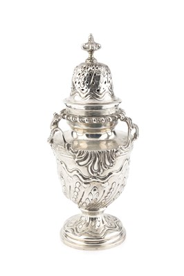 Lot 832 - An Edwardian silver sugar castor, of ornate...