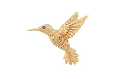 Lot 139 - A bird brooch, naturalistically modelled as a...