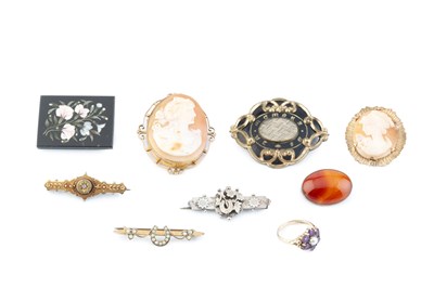 Lot 385 - A collection of Victorian and later jewellery,...