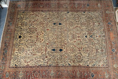 Lot 421 - A 20th century hand-woven Ooshak-style rug