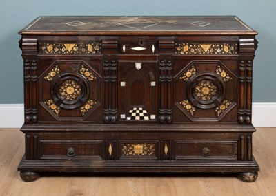 Lot 347 - A 17th century oak mule chest