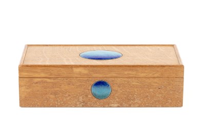 Lot 842 - Christopher Vickers (Contemporary) Oak box,...