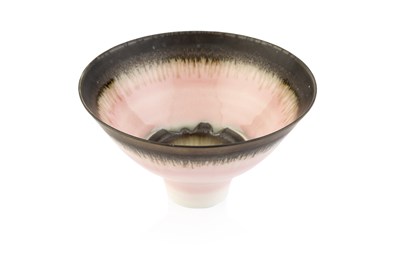 Lot 656 - Peter Wills (b.1955) Footed bowl porcelain,...