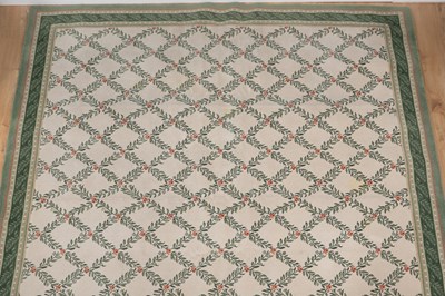 Lot 481 - A modern carpet