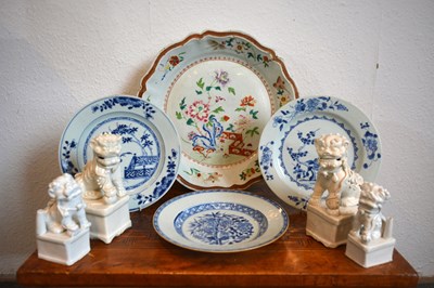 Lot 122 - Group of pieces Chinese including a famille...