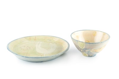 Lot 712 - Vivienne Ross (Contemporary) Bowl and dish...