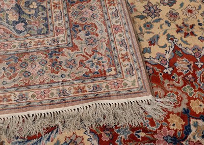 Lot 429 - A 20th century rug, possibly by Axminster Carpets