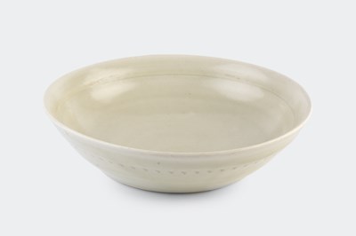 Lot 525 - Richard Batterham (1936-2021) Bowl porcelain...