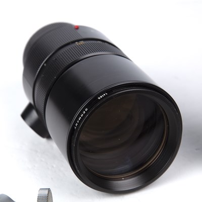 Lot 64 - A Leicaflex SL body no 1237193 with a Lietz...