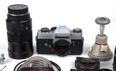 Lot 64 - A Leicaflex SL body no 1237193 with a Lietz...
