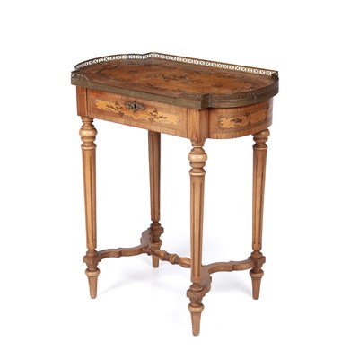 Lot 121 - An early 20th century French marquetry...
