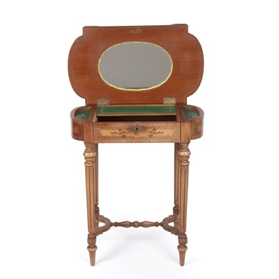 Lot 121 - An early 20th century French marquetry...