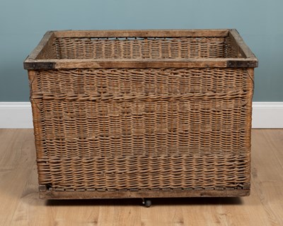 Lot 252 - A wicker log basket