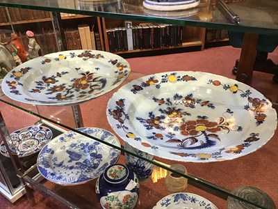 Lot 133 - A pair of 18th century Delft chargers...
