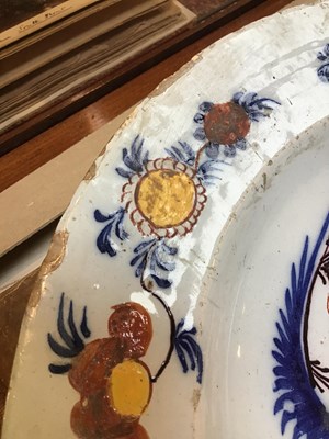 Lot 133 - A pair of 18th century Delft chargers...