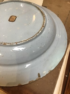 Lot 133 - A pair of 18th century Delft chargers...