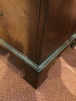 Lot 144 - A George III mahogany bachelor's chest with...