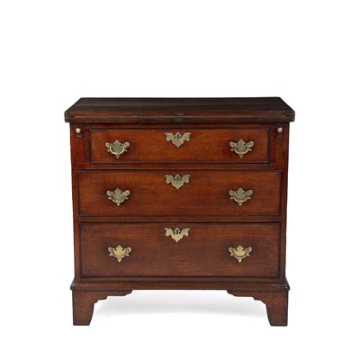 Lot 164 - A Georgian oak bachelor's chest with a fold...