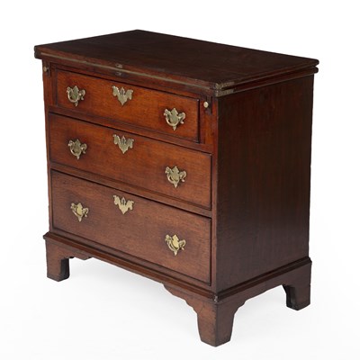 Lot 164 - A Georgian oak bachelor's chest with a fold...