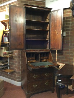 Lot 185 - An early 18th century English burr wood bureau...