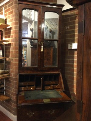 Lot 185 - An early 18th century English burr wood bureau...