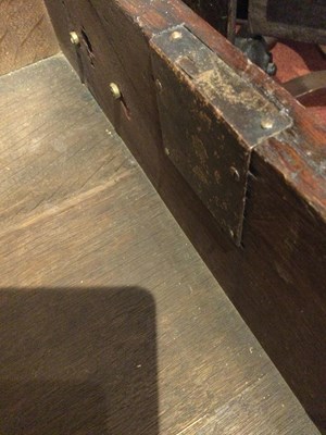 Lot 185 - An early 18th century English burr wood bureau...