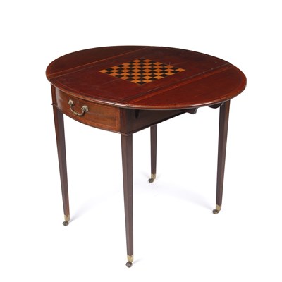Lot 176 - A Sheraton games Pembroke table, with a chess...