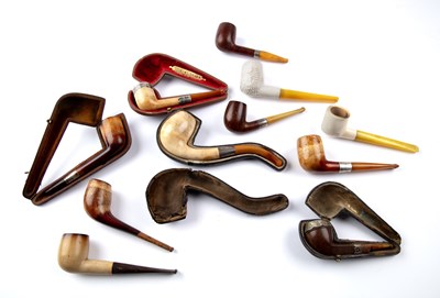 Lot 213 - A collection of 19th century and later pipes...