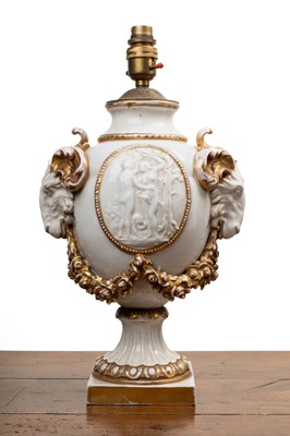 Lot 42 - An Italian porcelain table lamp