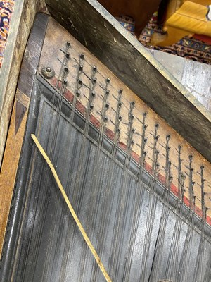 Lot 8 - A 19th century zither