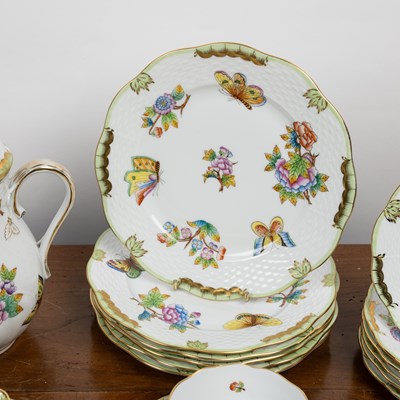 Lot 515 - A Herend porcelain Queen Victoria tea service together with further items of Herend porcelain