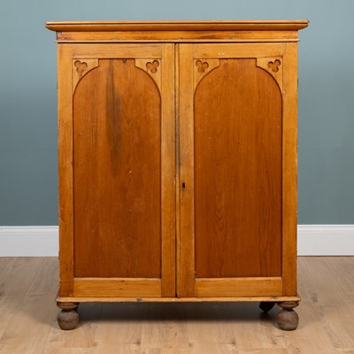 Lot 299 - An antique pine cupboard