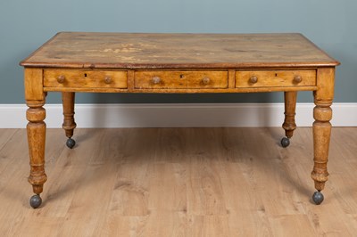 Lot 173 - A Victorian kitchen table